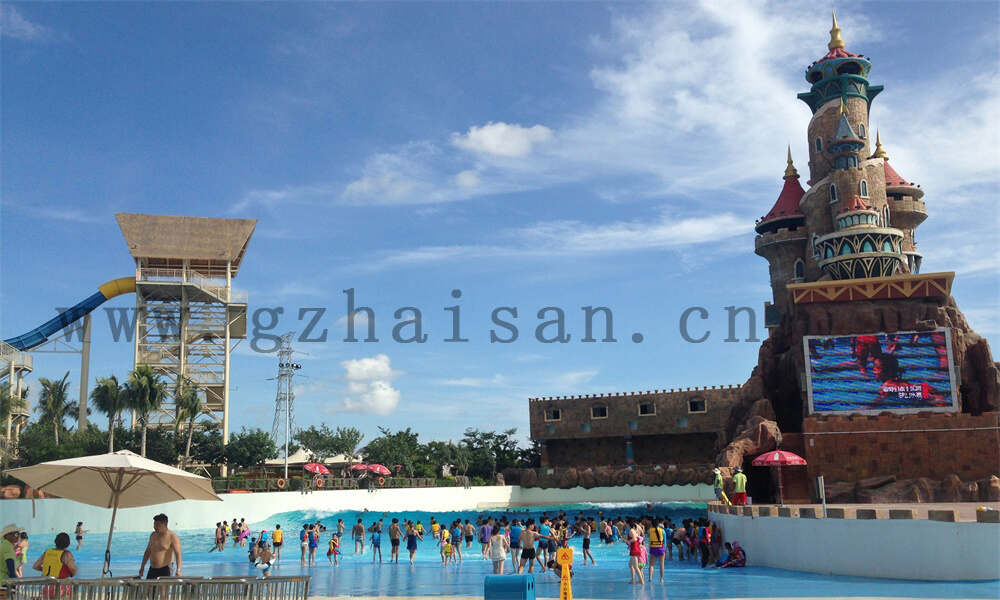 如何设计能够吸引游客回访的水上乐园？